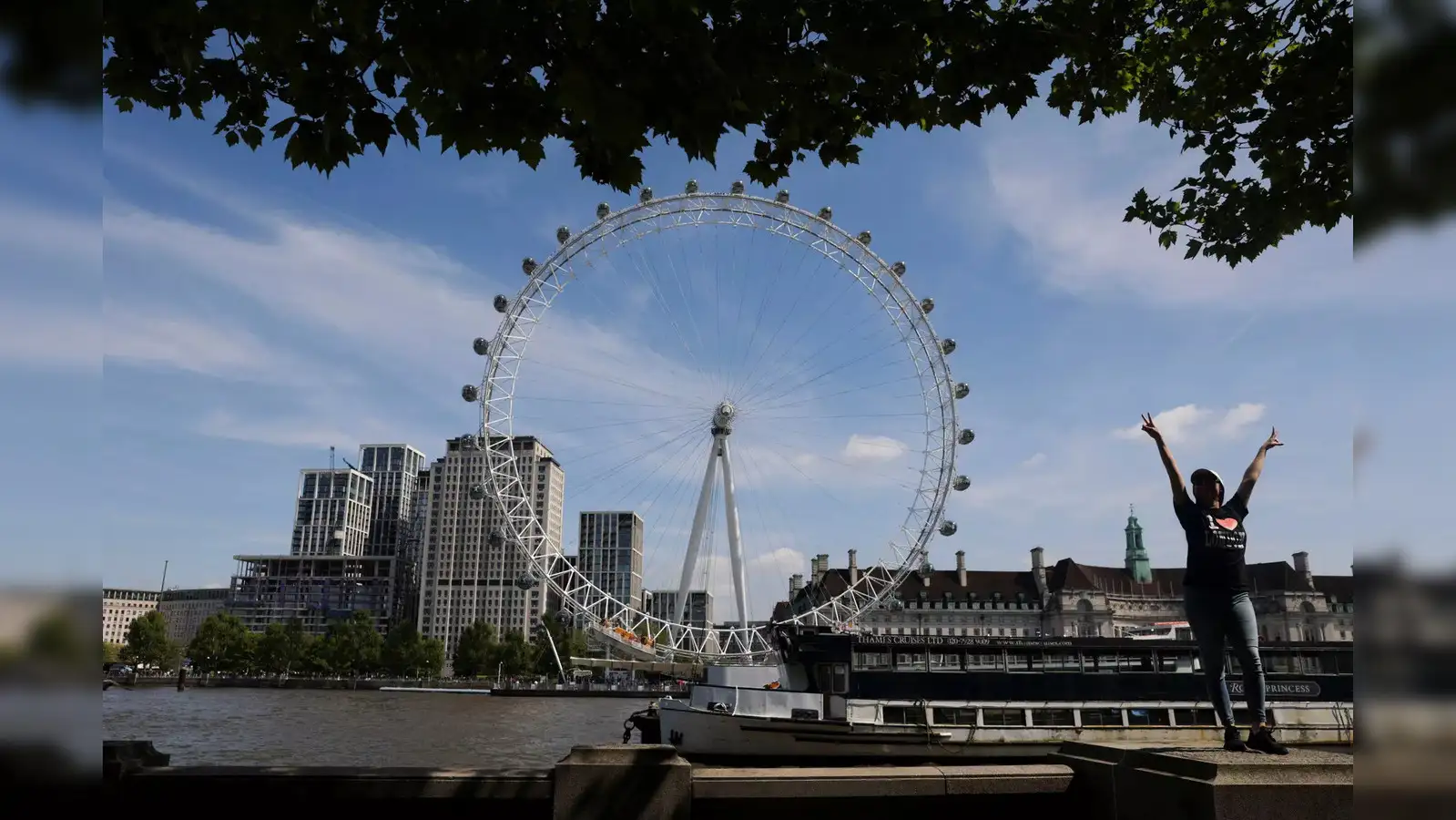 UK Economy Surges 0.7% in Q1, Exits Recession With Strongest Growth in Over Three Years