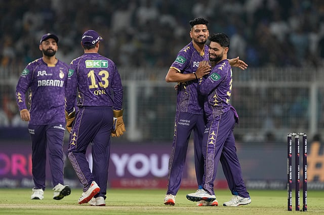 SRH Struggles in Chase Against KKR, Slump to 80/6
