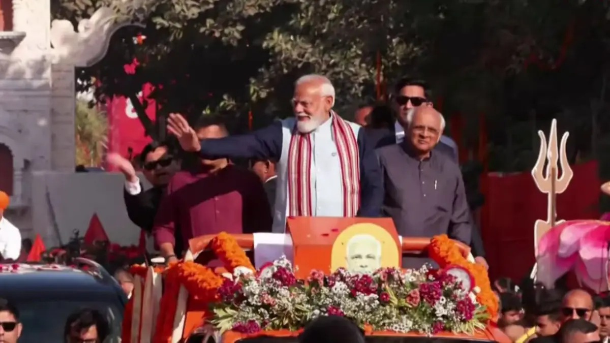 Shaurya Yatra Blends Faith and Patriotism as PM Modi Pays Tribute at Somnath