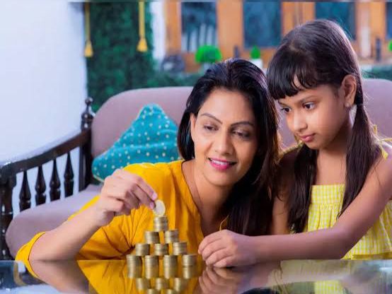 Solo but Strong: How Single Moms Are Banking on Independence