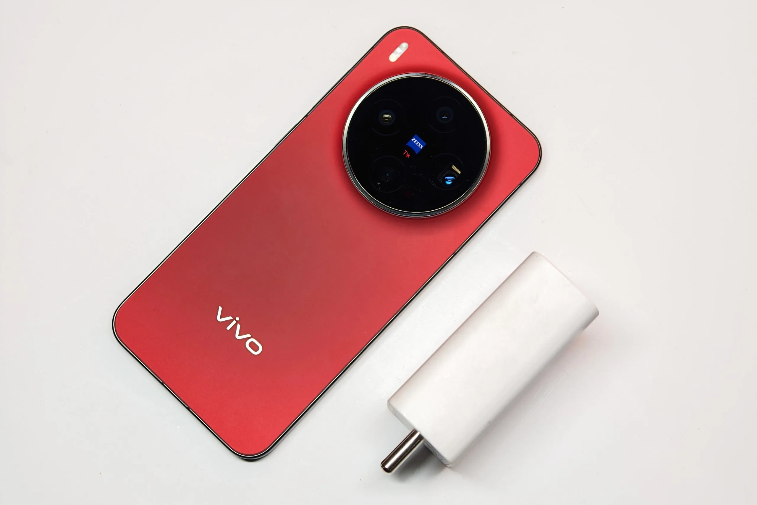 Double Debut: Vivo V70 Series and X200T Set for February Launch