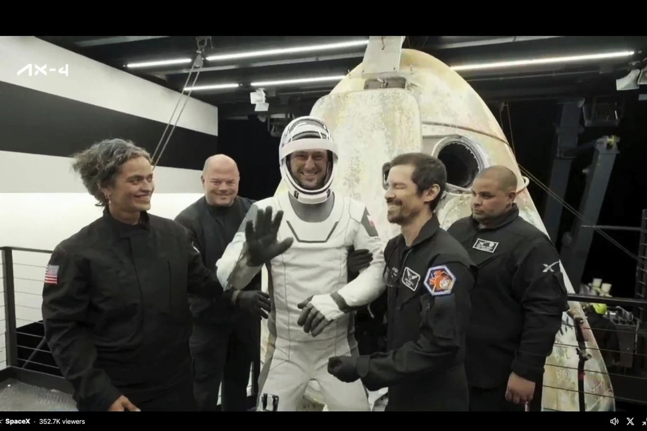 Axiom’s Historic Spaceflight Ends With Pacific Splashdown, Marks New Era For India, Poland, Hungary