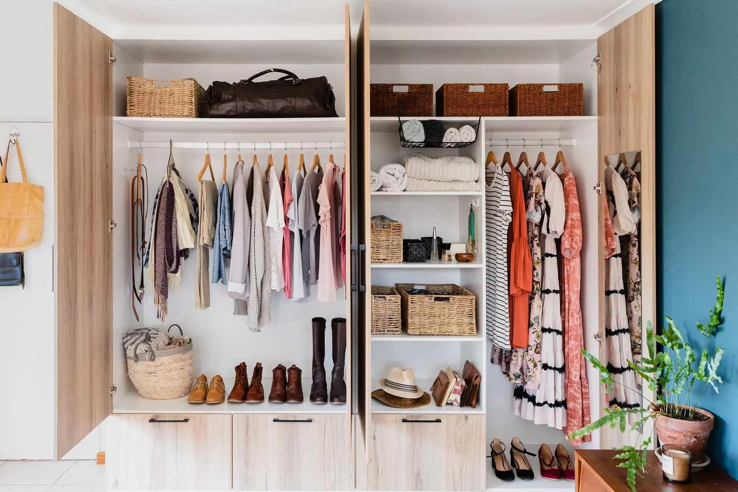 Back To Basics: Building A Timeless Closet