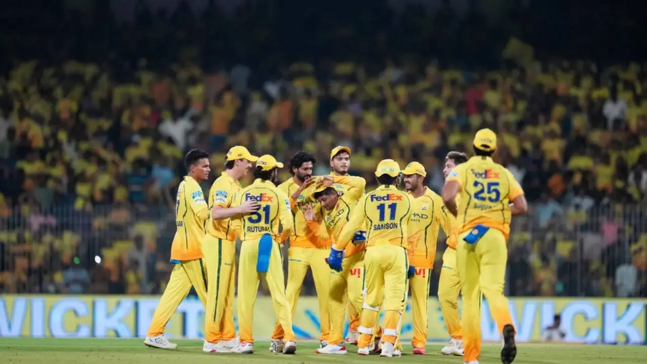 Sunil Gavaskar Sounds Alarm As Chennai Super Kings’ Bowling Woes Deepen After Consecutive Defeats