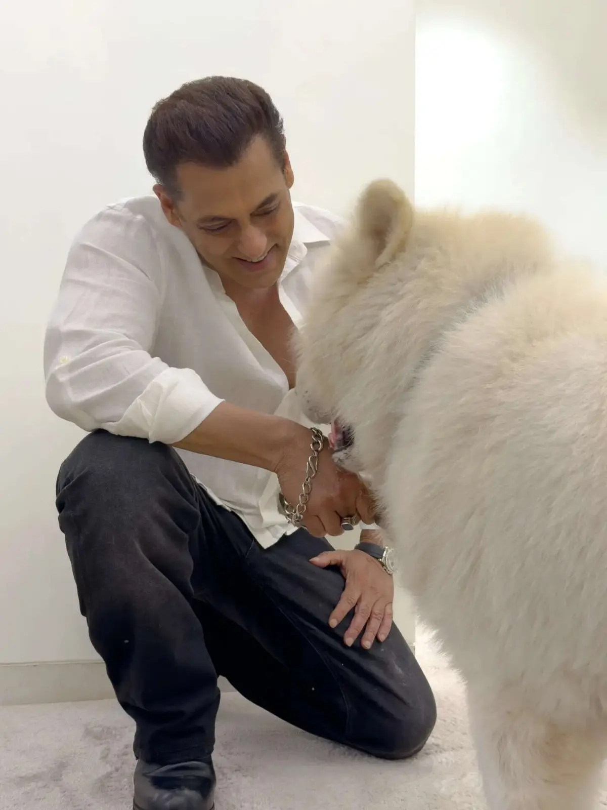 Salman Khan’s 4 AM Blush Revealed: Meet His Adorable Companion