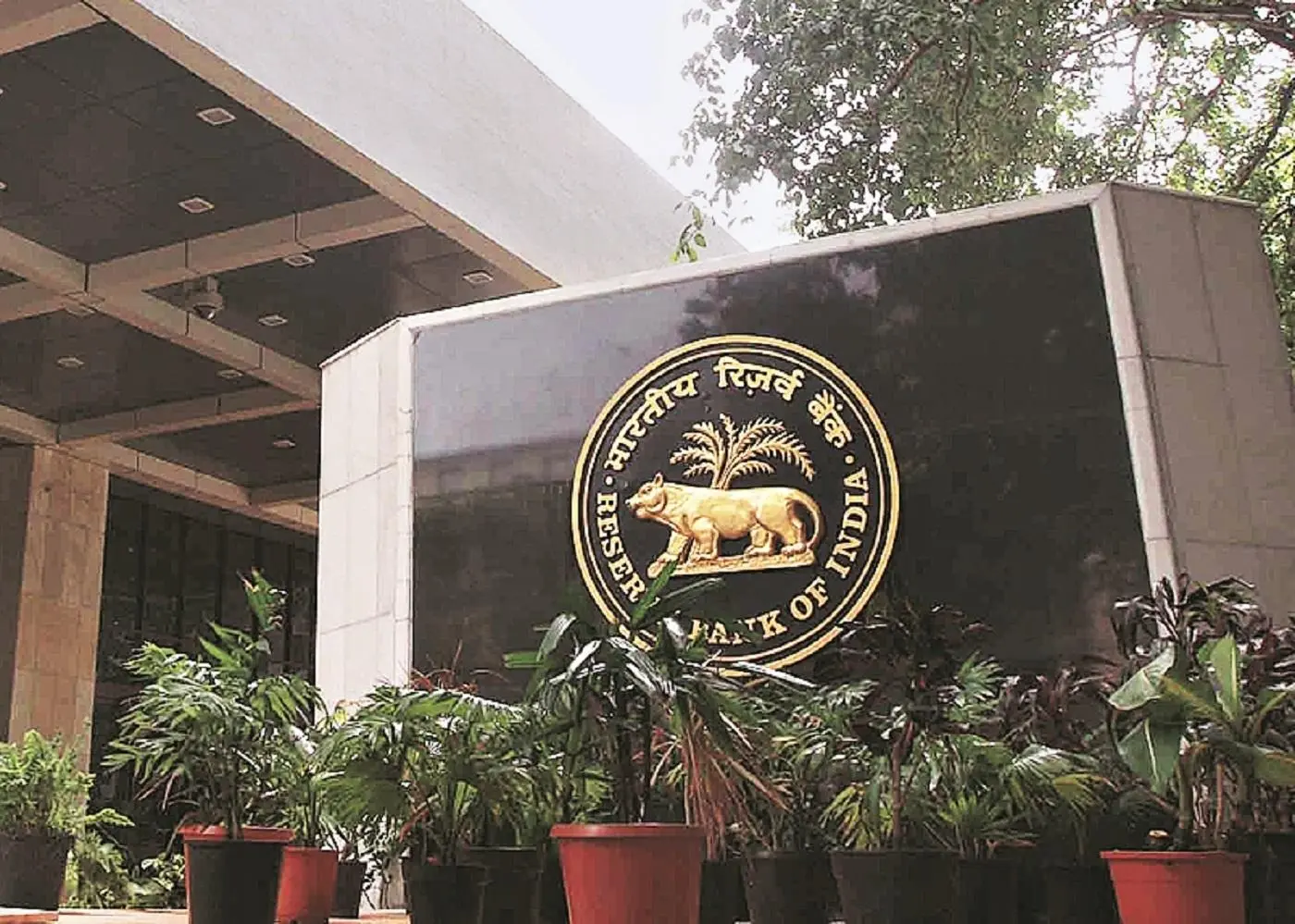 RBI Data Shows Indian Banks Holding ₹8.41 Trillion In Cash Balances On April 17