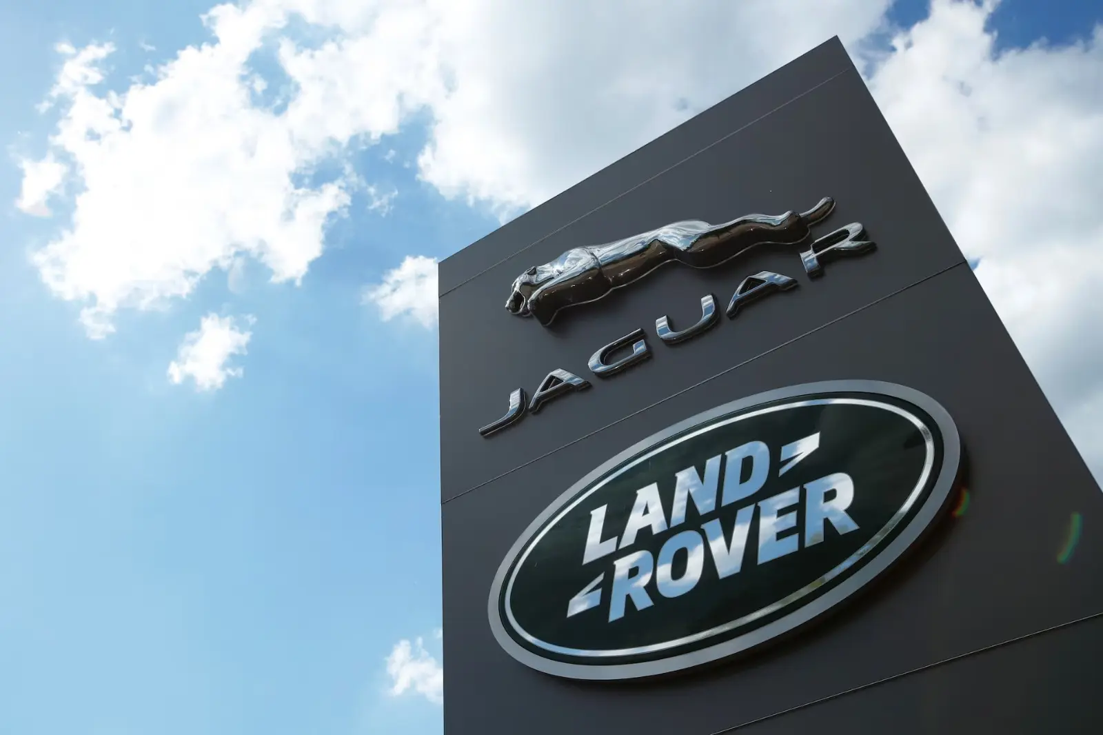 Jaguar Land Rover Recalls 170,000 US Vehicles As Drive Power Defect Raises Crash Risk