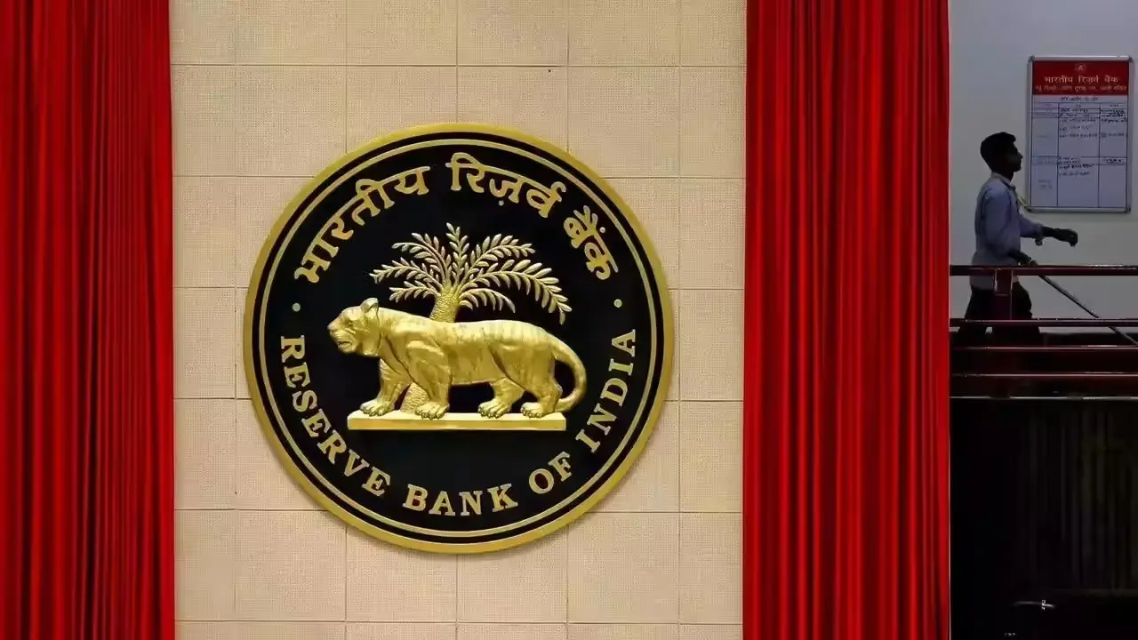 RBI Reports Federal Government Outstanding Loans At 933.92 Billion Rupees
