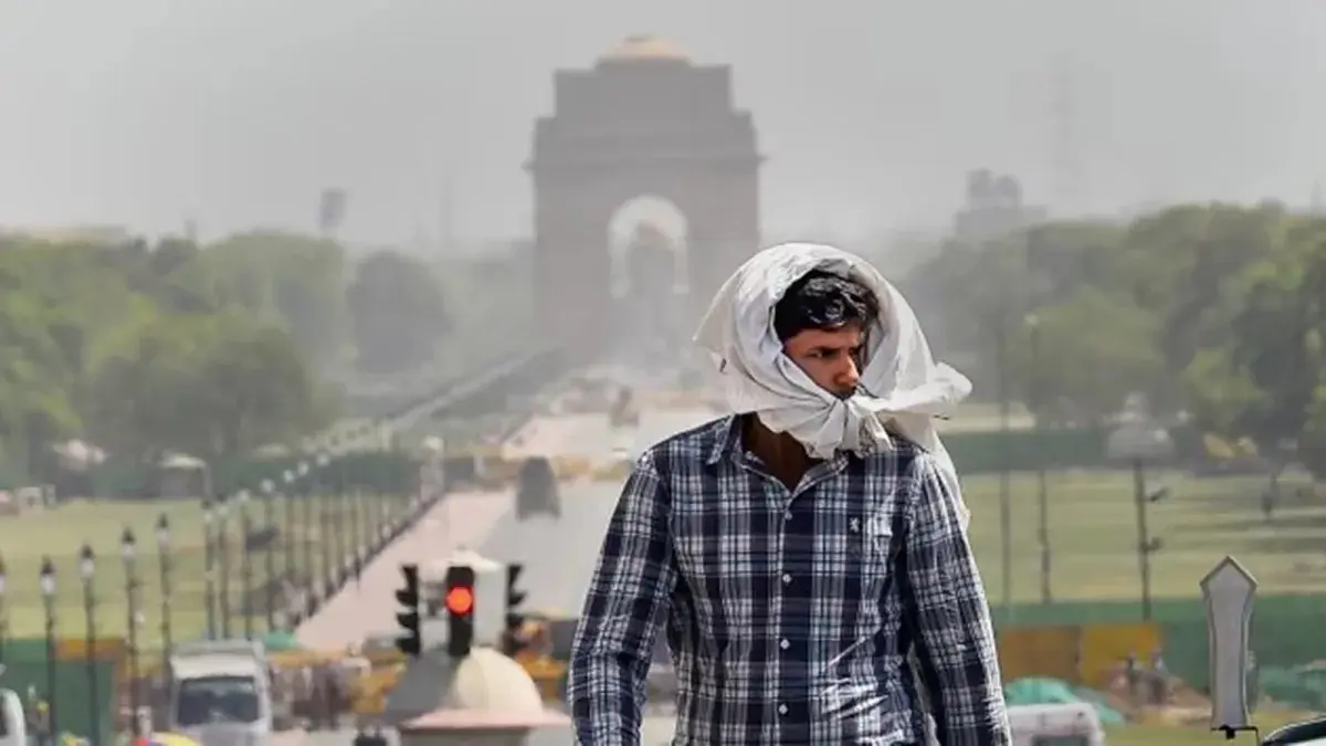 Delhi Braces For Hot Days And Scattered Showers Next Week