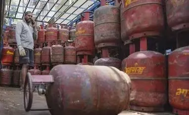 LPG Cylinder Prices Hold Steady For Households, Commercial Rates Elevated