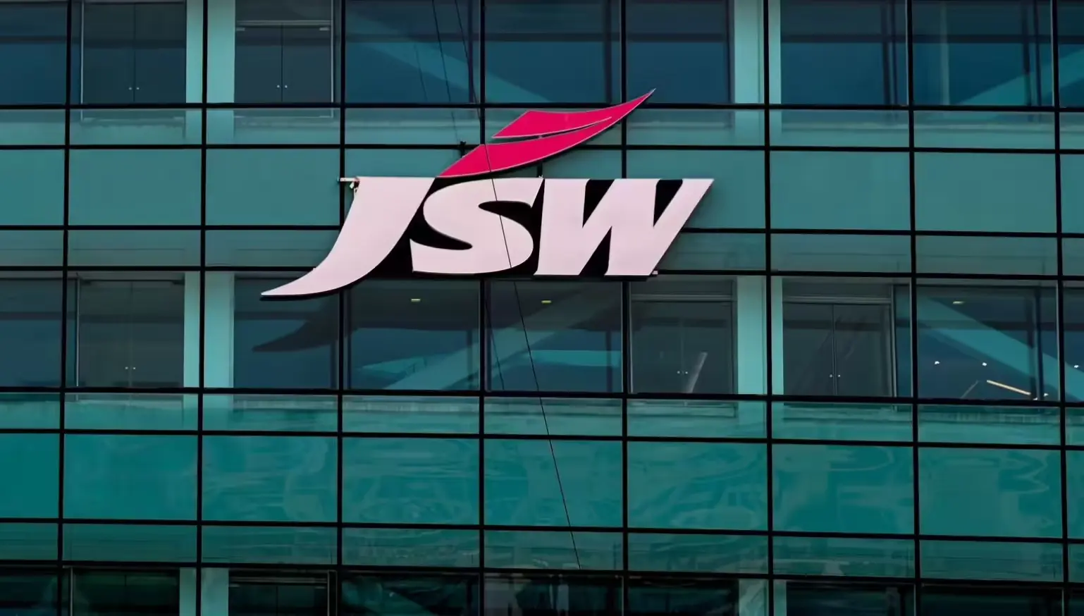 JSW Steel Considers Dual Route Of QIP And NCDs To Strengthen Balance Sheet