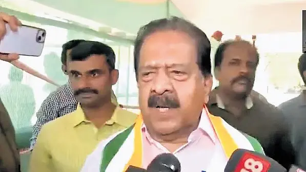 Chennithala Plays Peacemaker - Kerala Congress Workers Will Accept Whatever Delhi Decides on CM