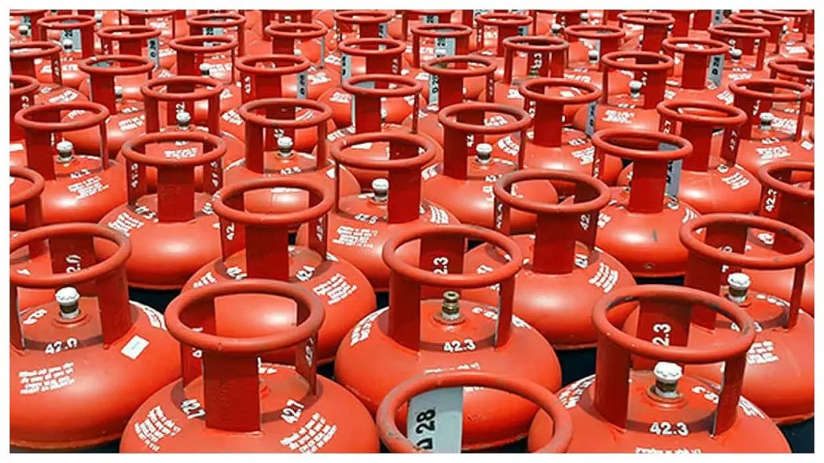 LPG Subsidy Rules Tighten As Companies Warn Consumers About Fake Delivery Messages