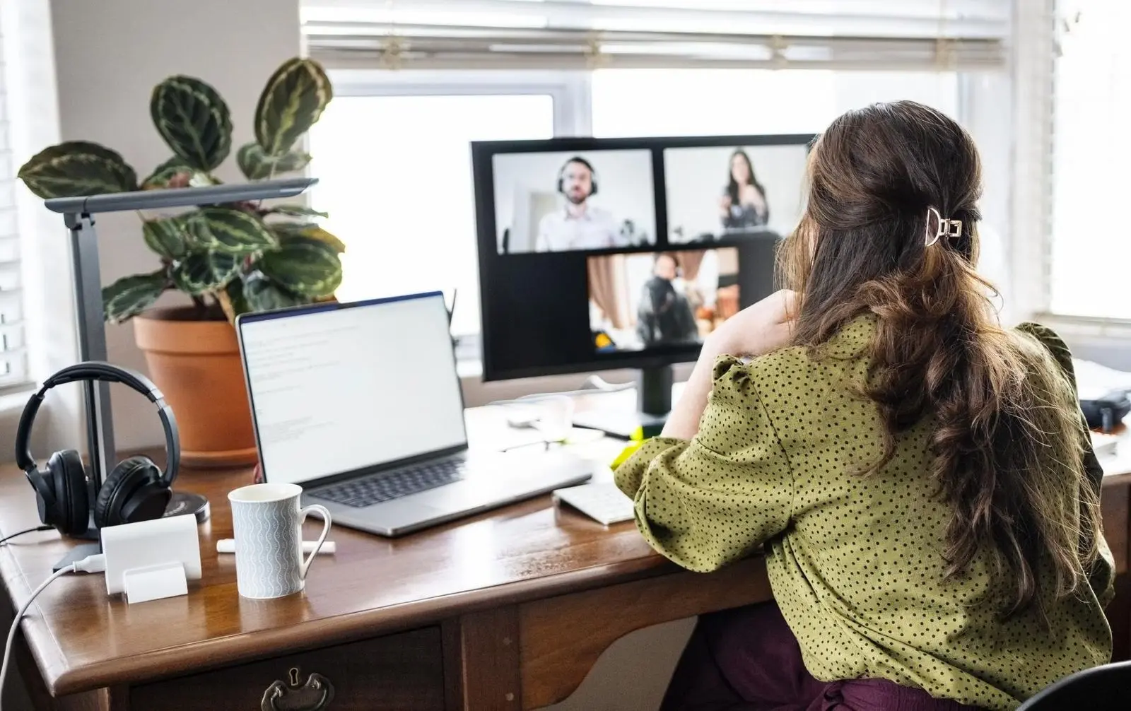 How To Turn Your LinkedIn Profile Into A Reputation Engine