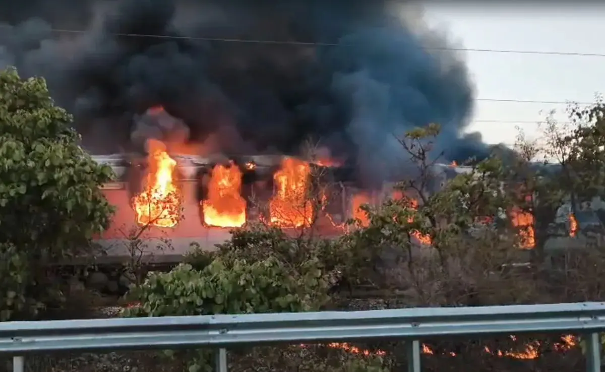 Rajdhani Scare Near Ratlam, Quick Action Saves 68 As Blaze Guts Ac Coach