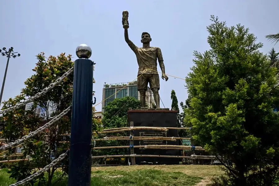 Kolkata’s 70-Foot Messi Statue Faces Removal Over Safety Concerns Just Months After Installation