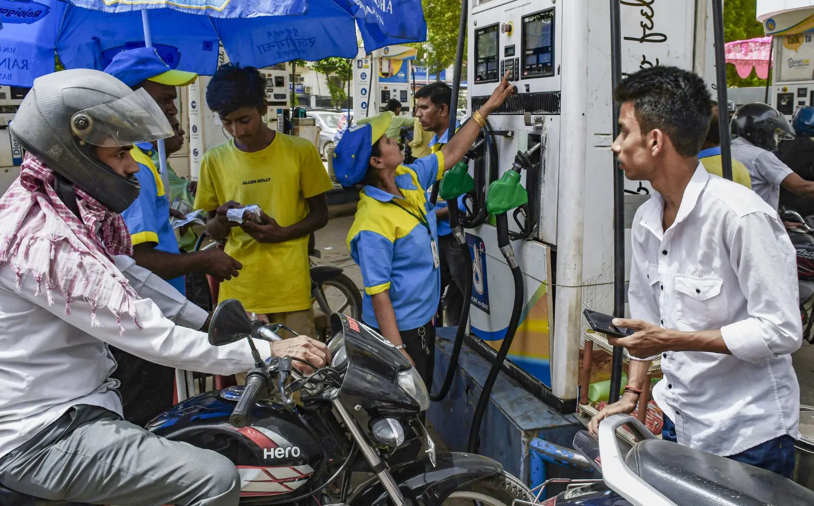 Fuel Rates Surge Past ₹100 In All Four Metros As Cumulative Hike Nears ₹7.5 Per Litre Since Mid-May