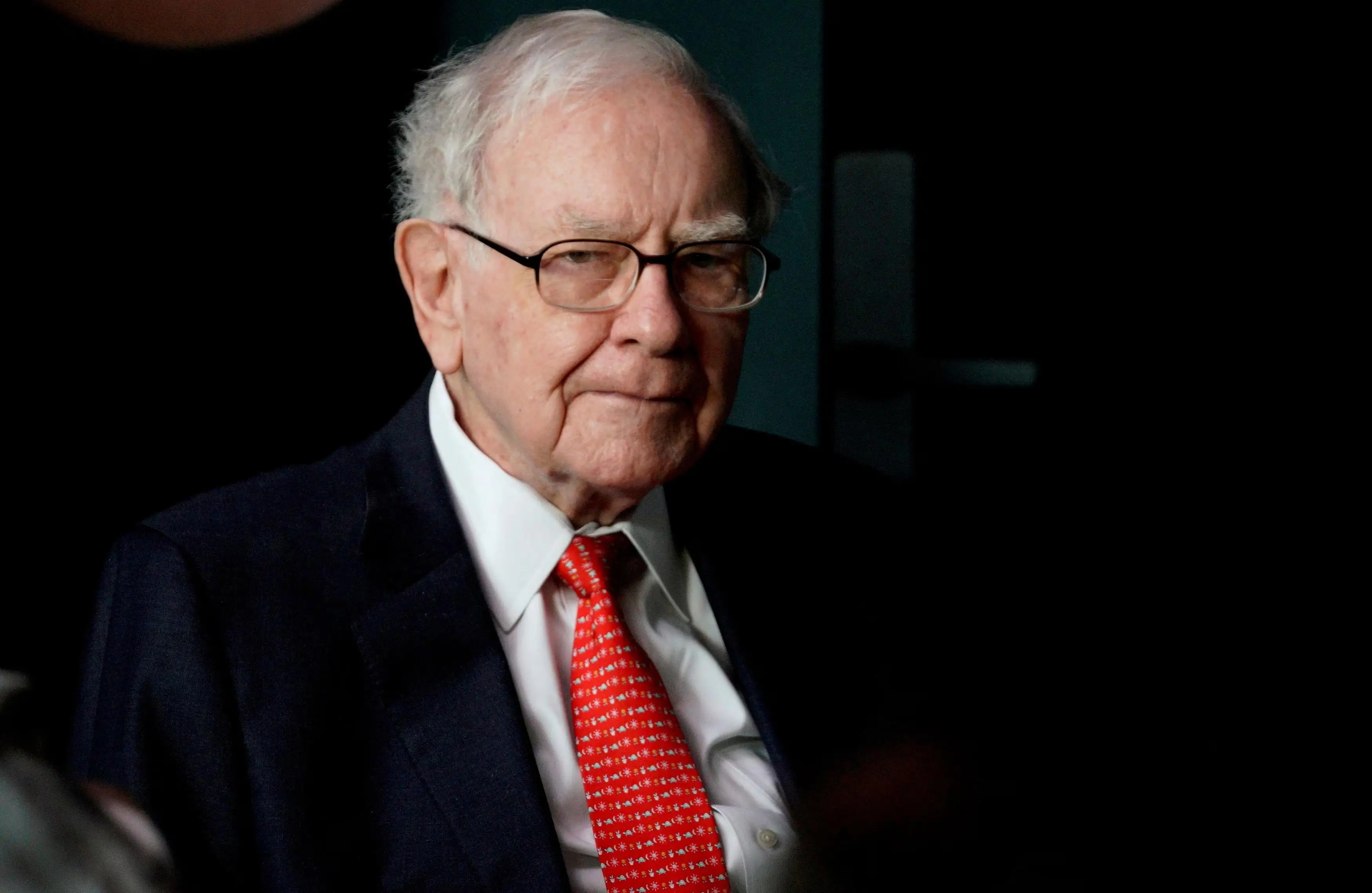 Warren Buffett Warns Investors Against Becoming Stock Market Ducks Amid Rising Speculation