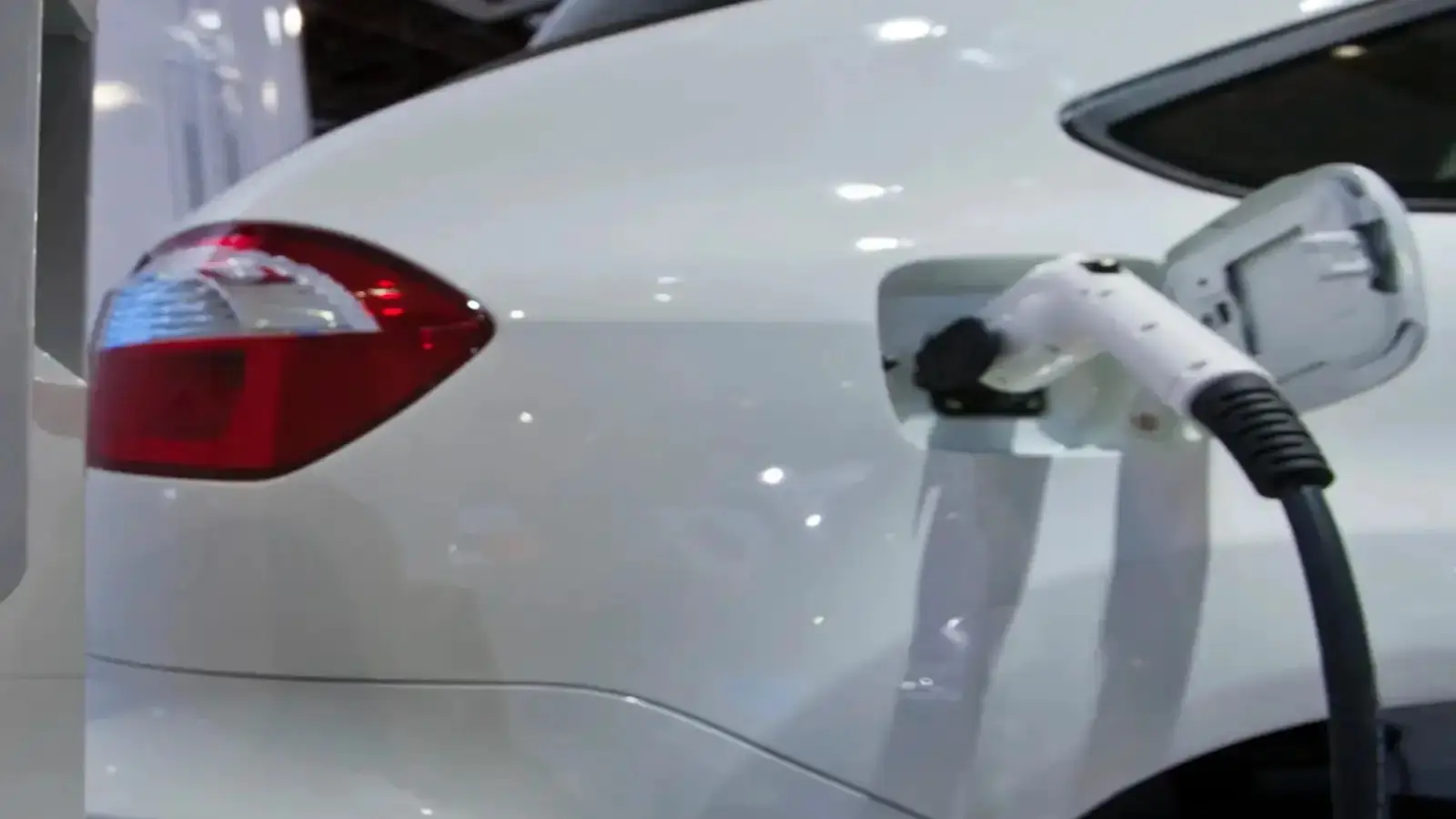 EV Push Gains Momentum: India Plans Fiscal Boost For Battery Supply Chain