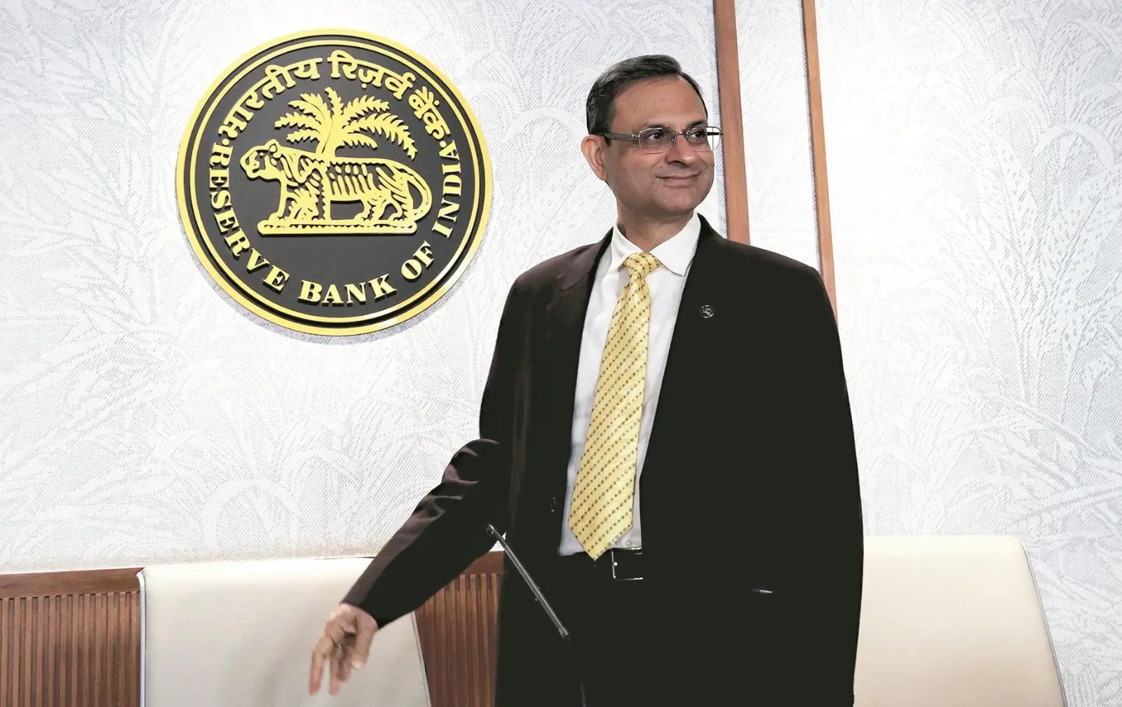 RBI Chief Malhotra Rejects FX Easing, Tightens Trading Credit, and Seeks AI Security Shield