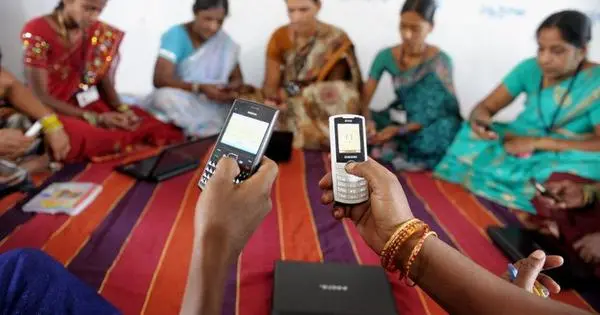 Over 27% Indian Households Remain Offline Despite 95% Mobile Growth