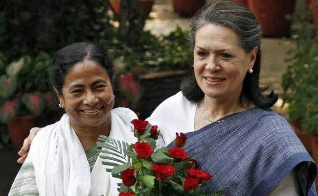 Sonia Gandhi Urges Mamata Banerjee to Close Ranks Against BJP
