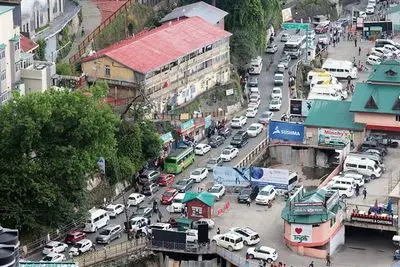 Record Tourist Rush of 3.3 Lakh Vehicles Chokes Himachal Highways