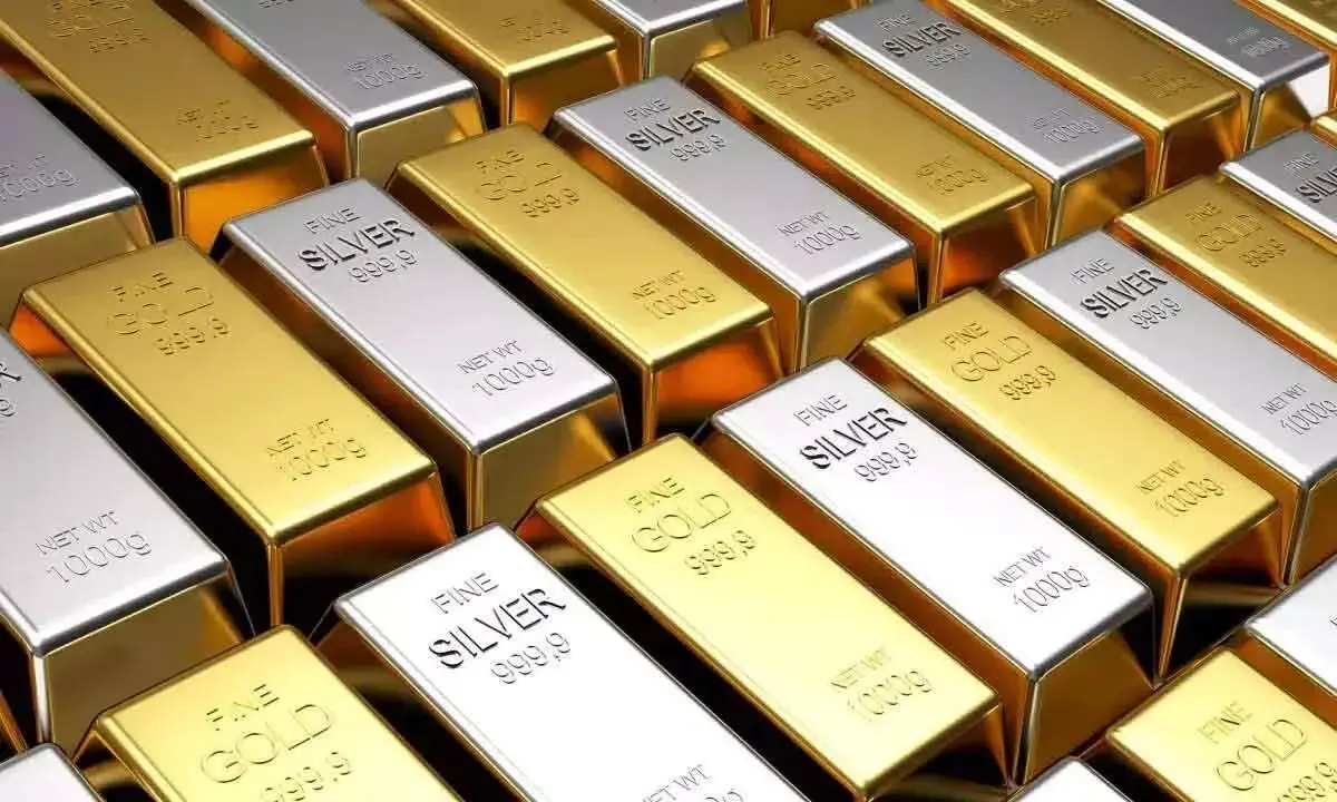 MCX Gold Rate Steady Above ₹1.53 Lakh While Silver Price Slips
