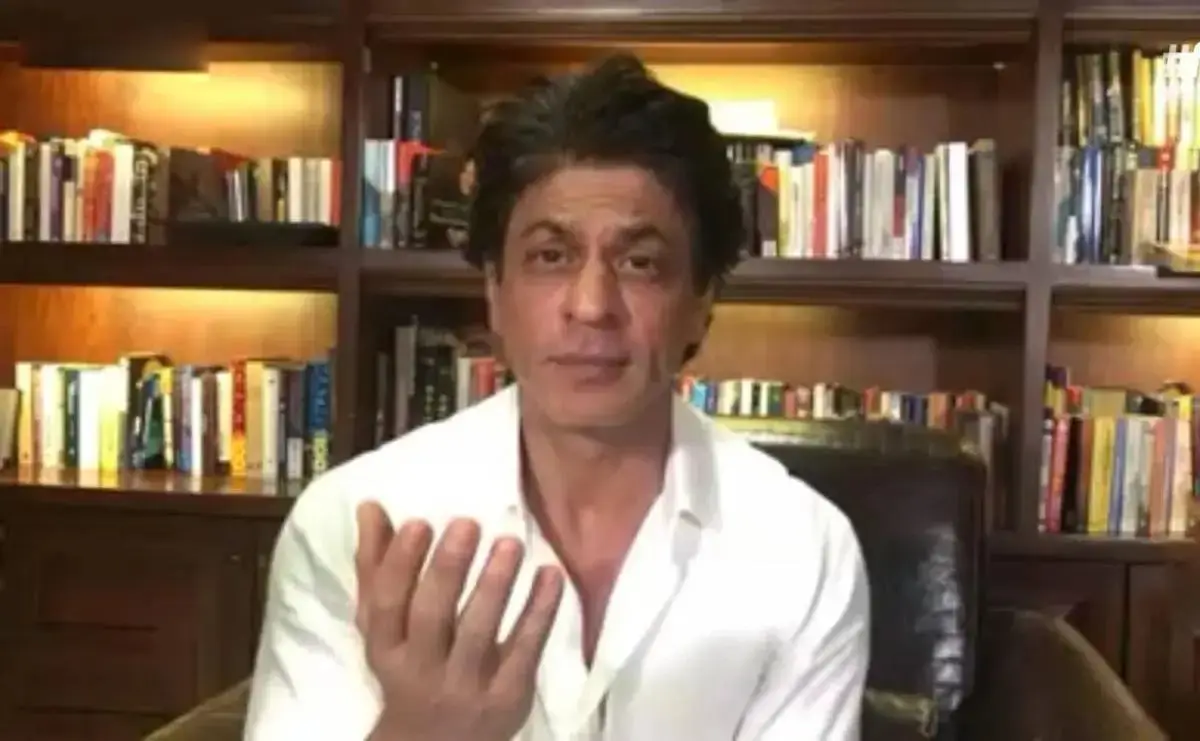 Inside Shah Rukh Khan’s Library: Books That Shaped the Superstar