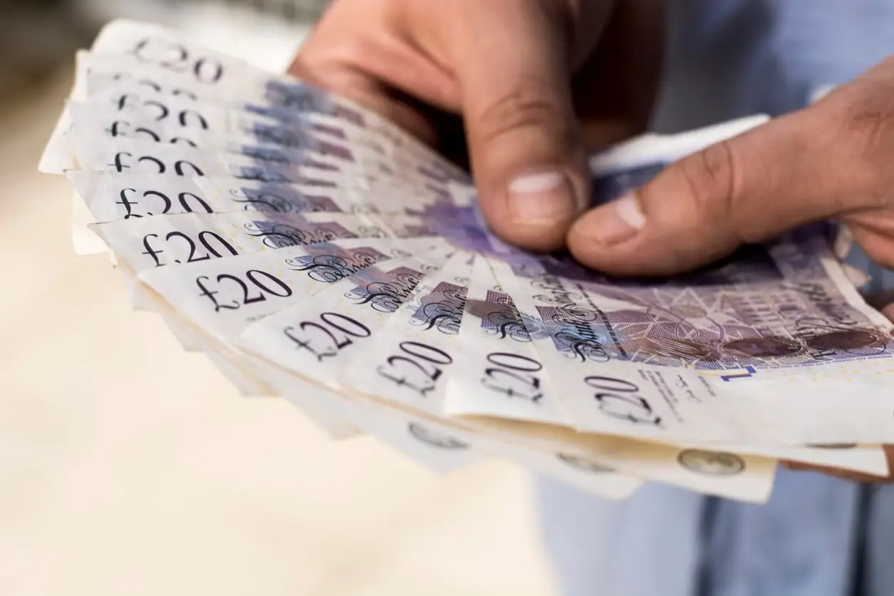 UK Savers Lock In Best Fixed-Term Savings Accounts Up To 4.85%