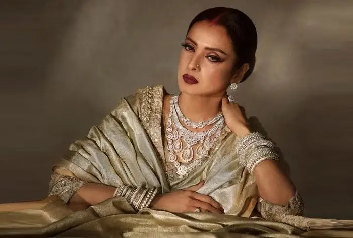 Age is Just a Number: Rekha Reveals 7:30 PM Rule for Timeless Figure