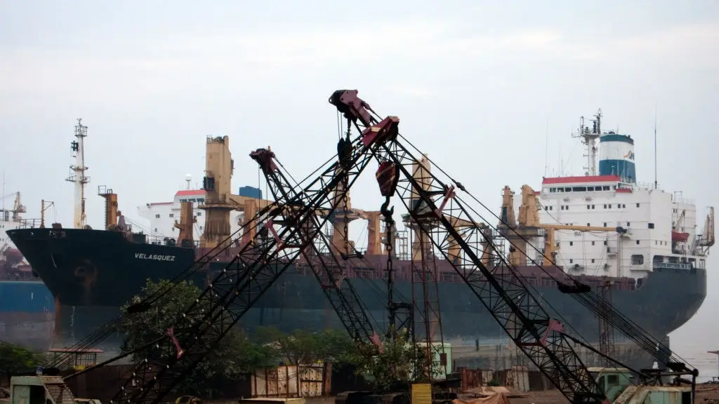 India Emerges as World's Top Ship-Recycling Nation in 2025