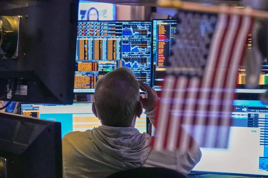 Chip Wreck: Global Tech Selloff Batters Asian and European Markets