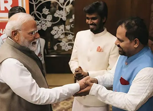 PM Modi Meets 'Panchayat' Stars Durgesh Kumar and Ashok Pathak
