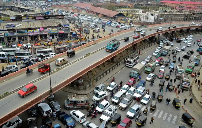 Srinagar Issues Traffic Advisory for Youm-i-Ashoora Procession