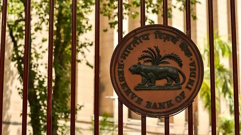 RBI Receives Low Bids Worth 296 Billion at 2-Day VRR Auction
