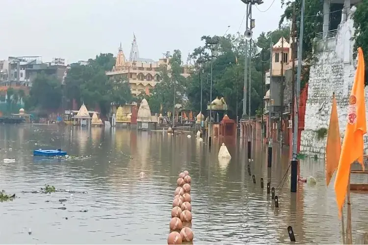 Heavy Rain Causes Waterlogging in Ujjain as Shipra River Swells