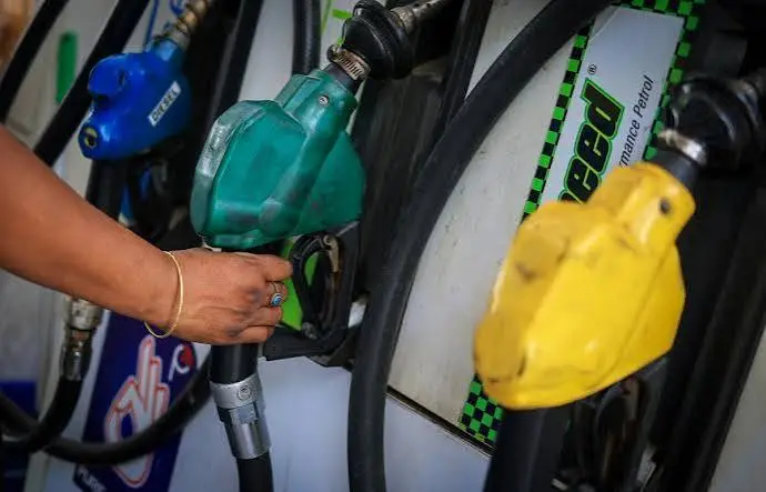 Indian Automakers Defend E20 Fuel Amid Public Backlash