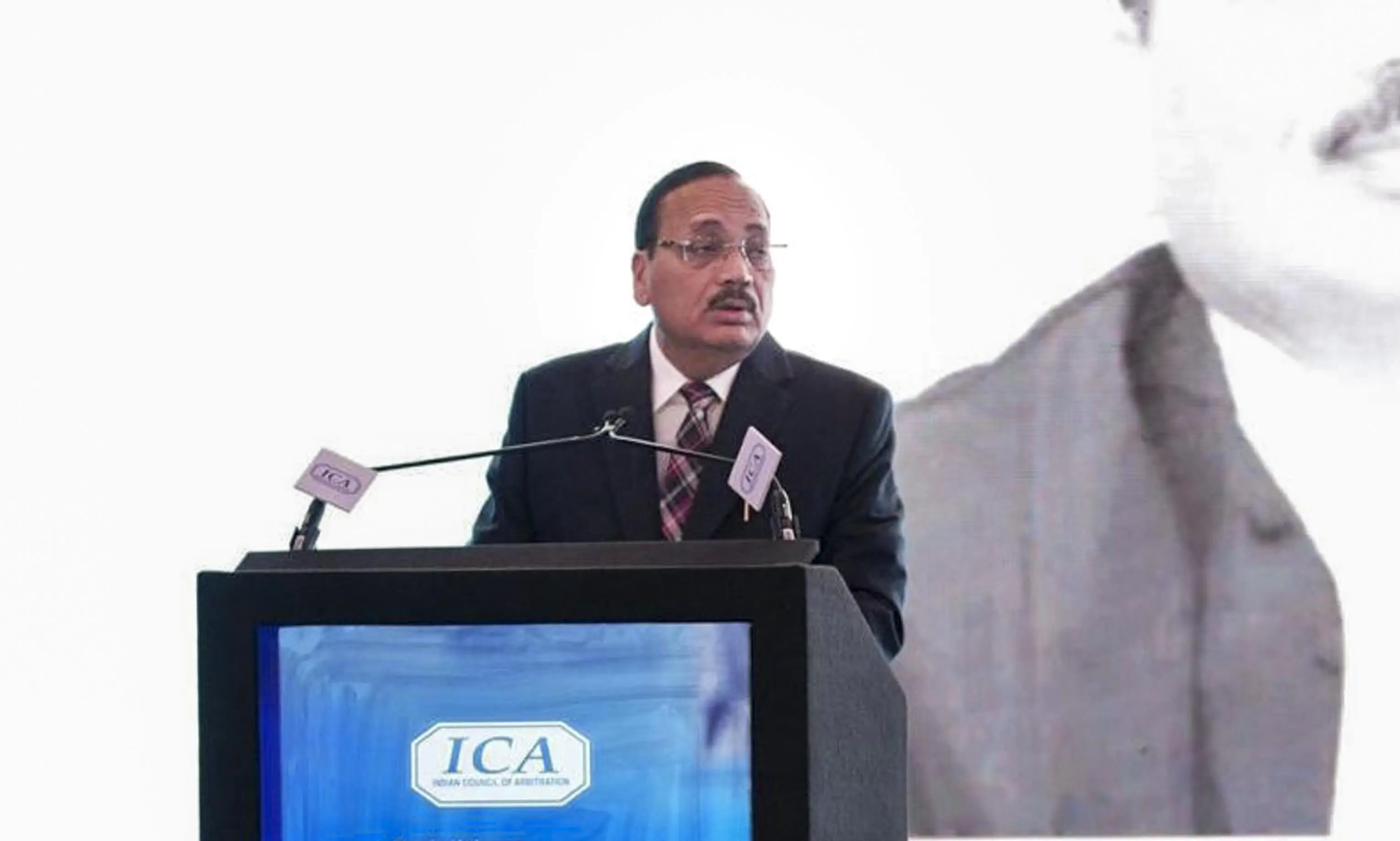Avoid Online Popularity: CJI Surya Kant Advises Lawyers