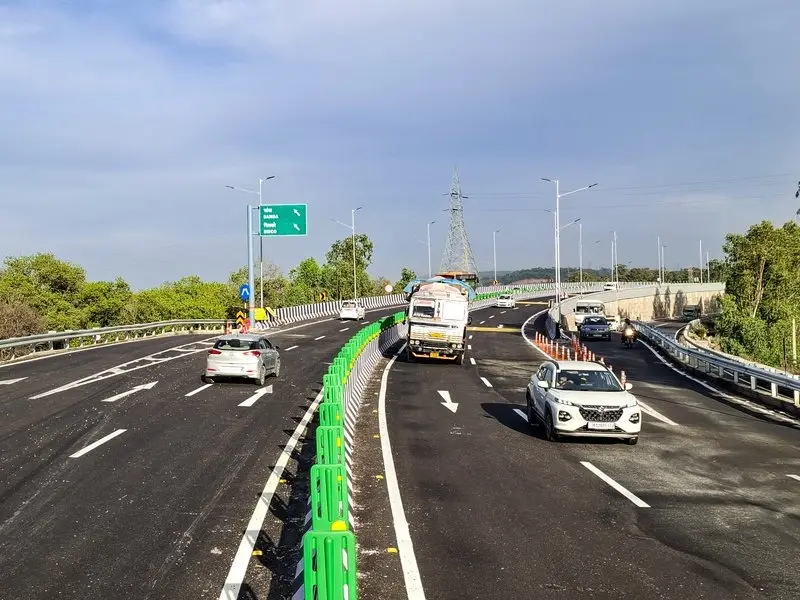 Small Changes, Huge Impact: Experts Demand Quick Fixes for India’s Roads