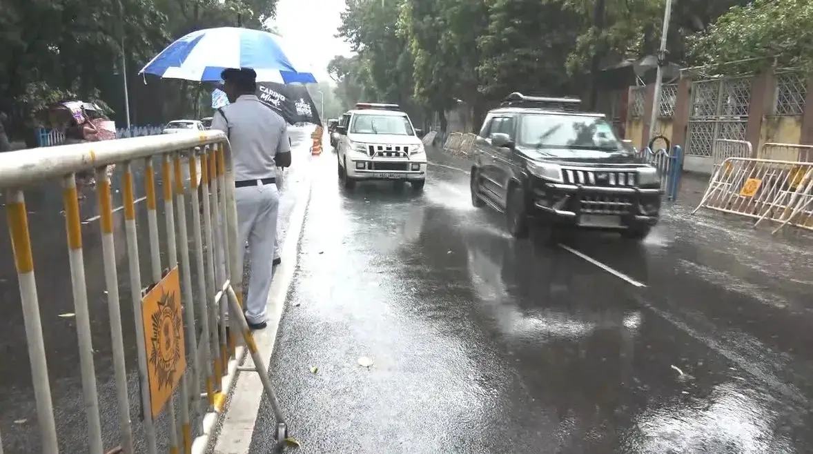 Kolkata to Hills: Heavy Rain Alert Triggered for North Bengal From Sunday