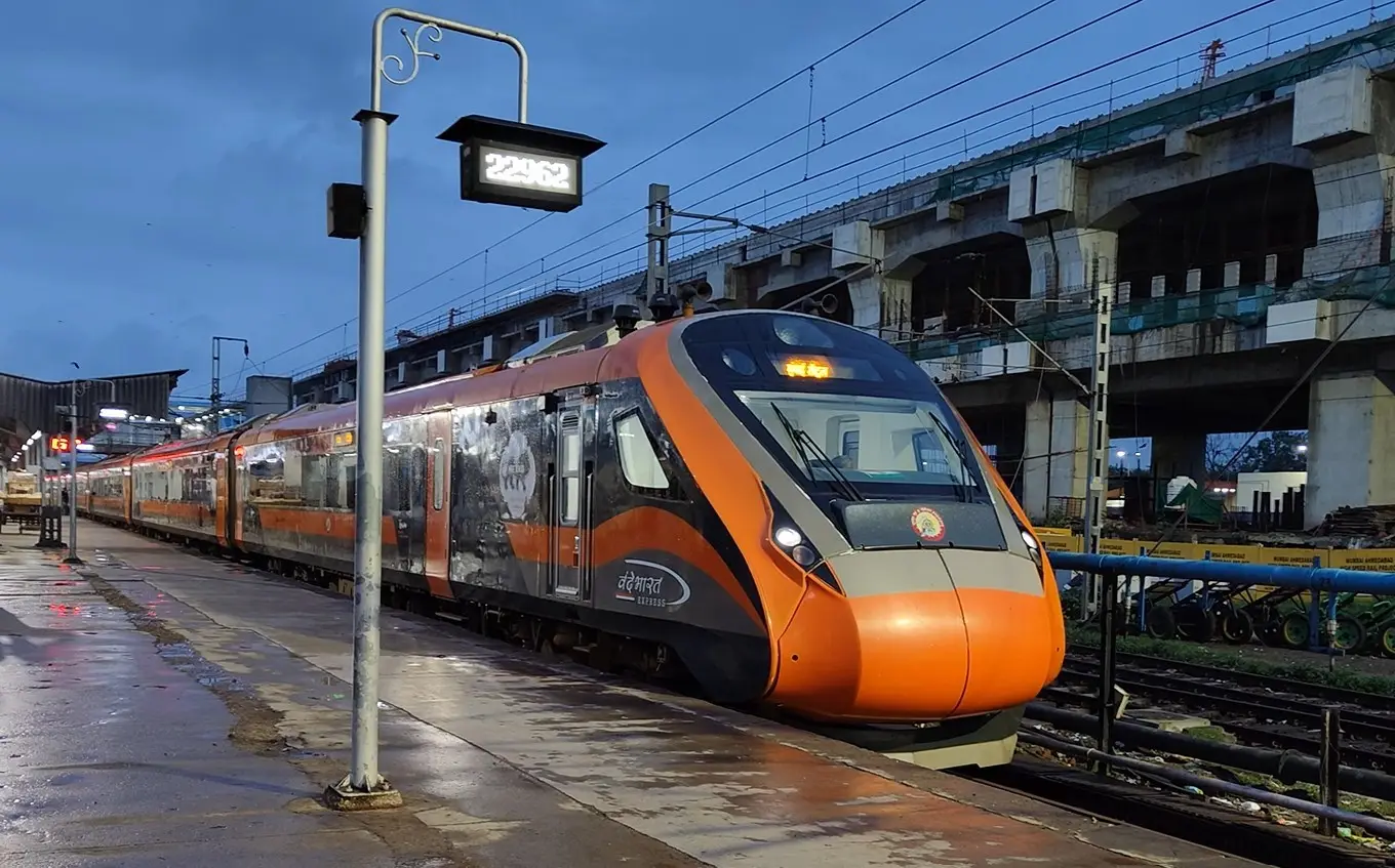 Back on the Rails: Vande Bharat, Shatabdi Resume Operations as Mumbai–Gujarat Corridor Reopens