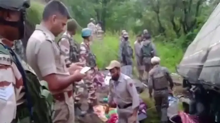 Bus Carrying 40 Amarnath Pilgrims Crashes in Ganderbal