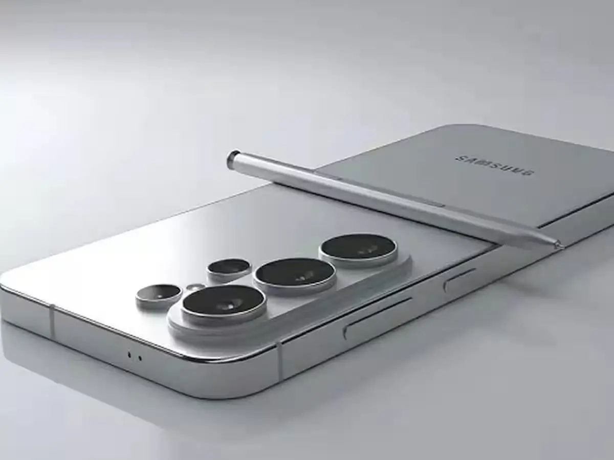From Flagships to Fans: Samsung Pivots Focus to the Galaxy S26 FE