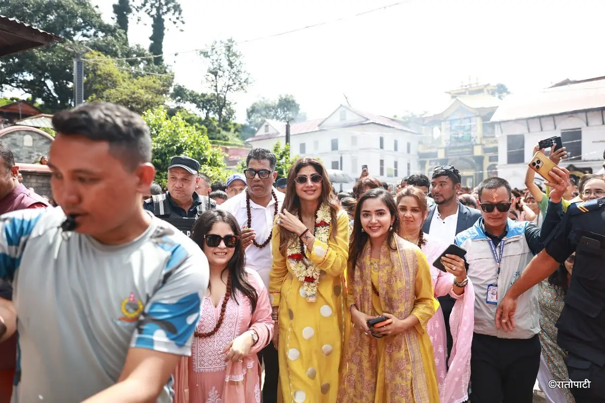 Shilpa Shetty Visits Pashupatinath Temple in Kathmandu