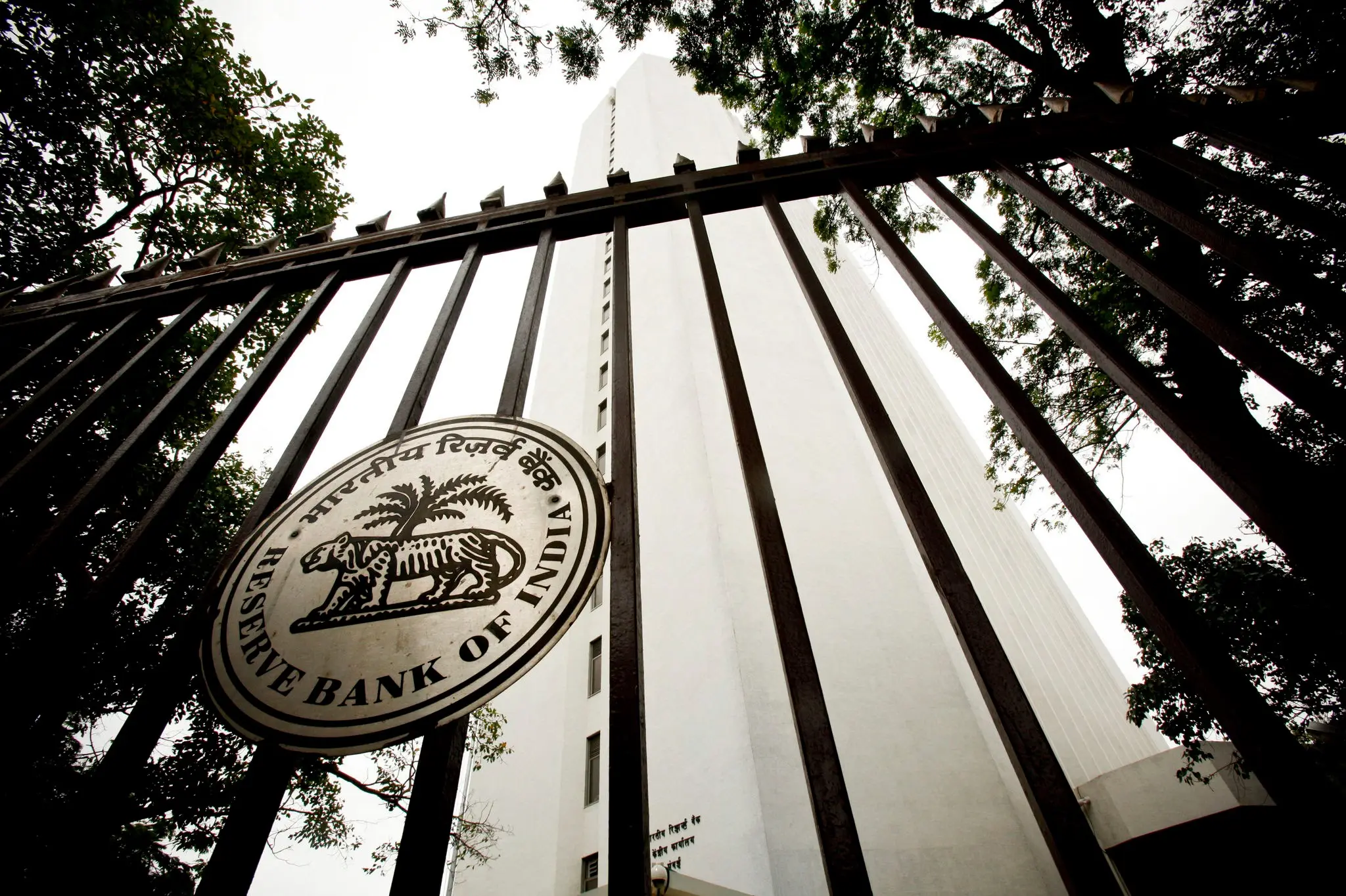 RBI Reports Banks' Cash Balances at Rs 8.57 Trillion