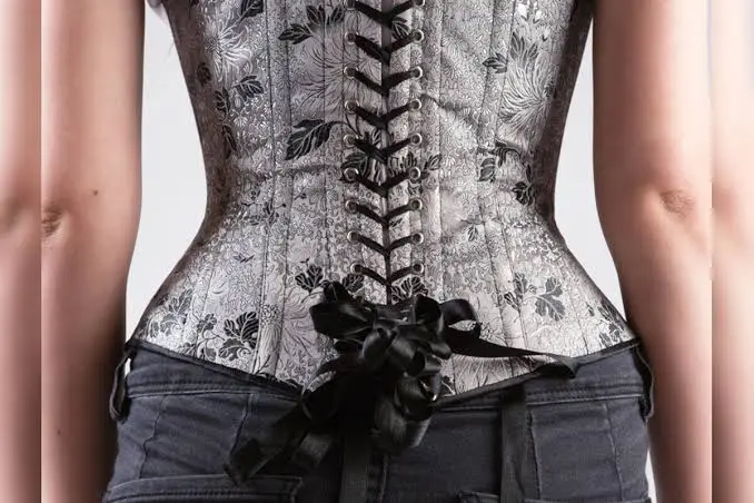 A Tight Trend Gone Easy: How the Relaxed Corset Found Its Fit in India