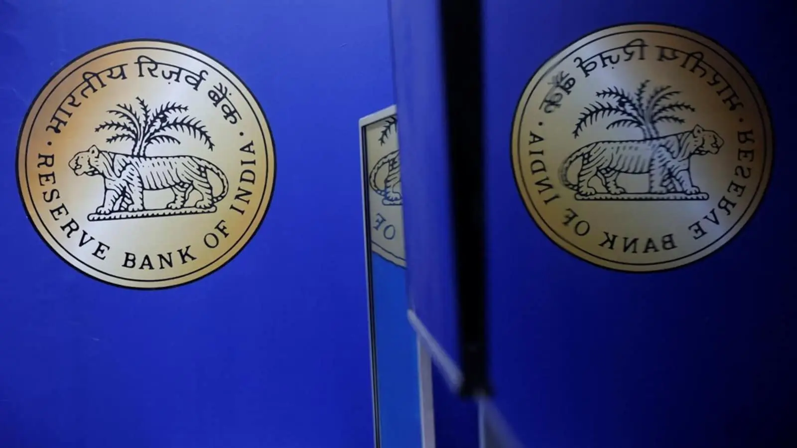 RBI Central Board Reviews Economy as Sovereign Bond Auctions Clear