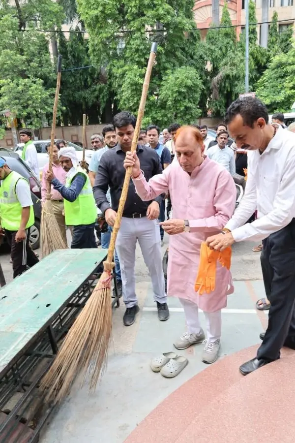 Sweeping Change: Delhi Mayor Marches in Prashant Vihar for Cleanliness