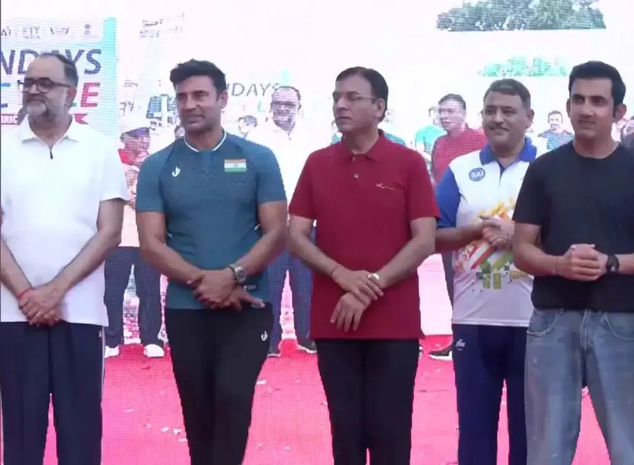 Pedaling for Progress: Mandaviya and Gambhir Join 'Sundays on Cycle' Fitness Drive